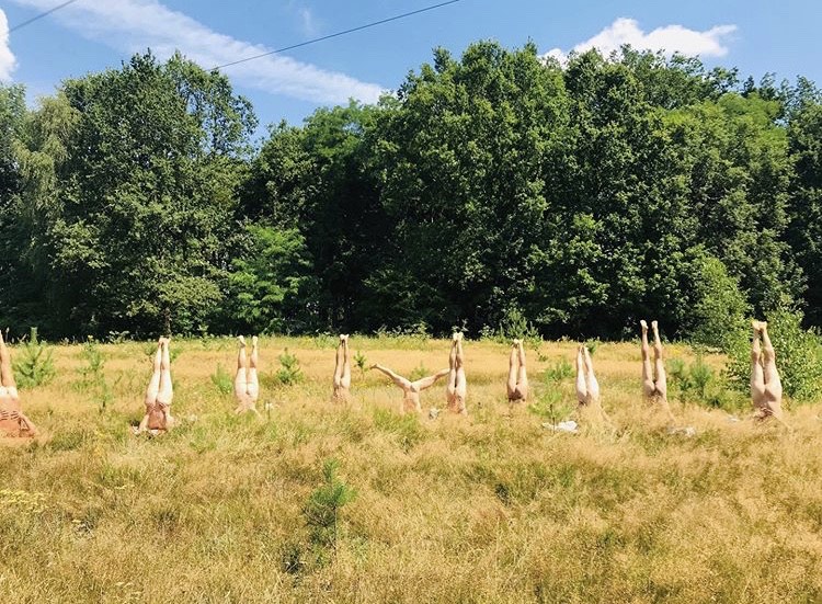 Pressefoto Naked Yoga